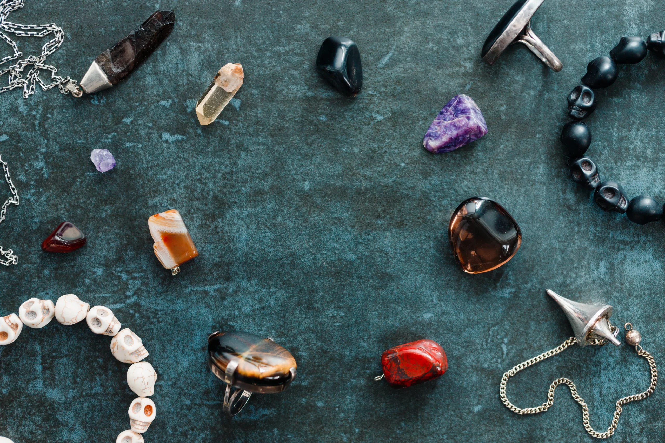 Sklep z biżuterią z kamieni naturalnych – Bransoletki, pierścienie i naszyjniki